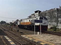 Naik Kereta Bandara Dari Bogor